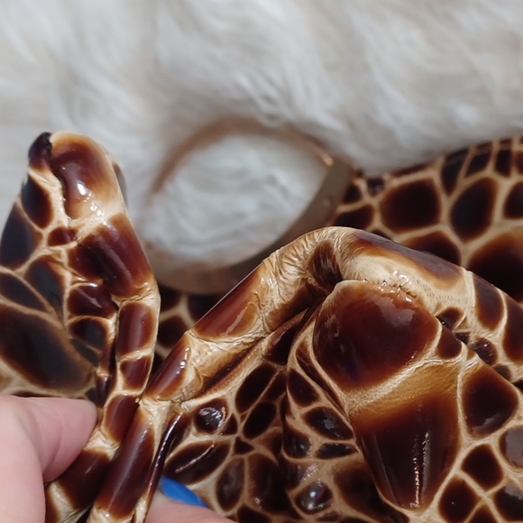 Hobo Medium Size Clutch - Picture 13 of 14